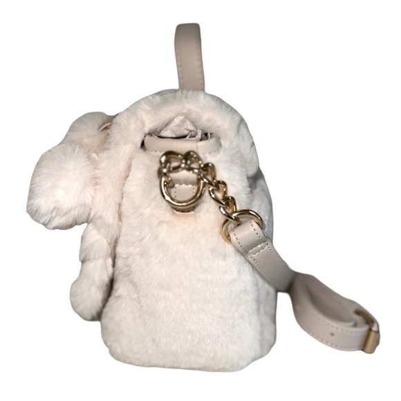Juicy Couture Los Angeles NWT Angle “Let’s Get Cozy” Faux Fur Crossbody Bag (53) - Picture 3 of 10